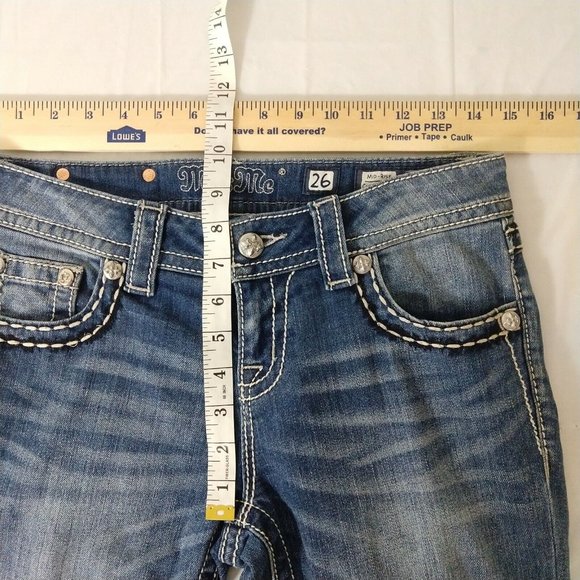 Miss Me Mid Rise Cuffed Capri Jeans Medium Wash Whiskering through Thighs 29"X22 - Picture 6 of 9